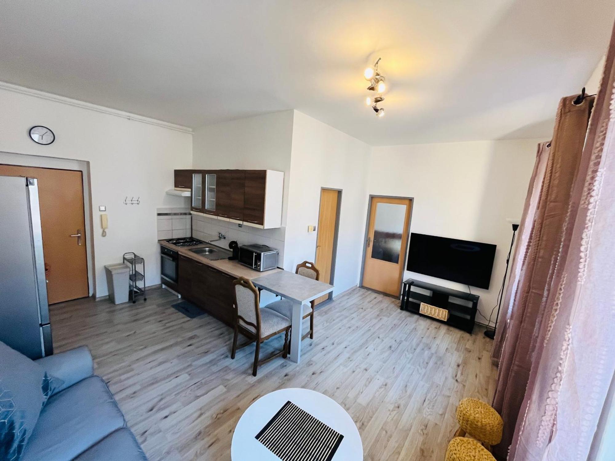 Apartma Luxura ديشين المظهر الخارجي الصورة